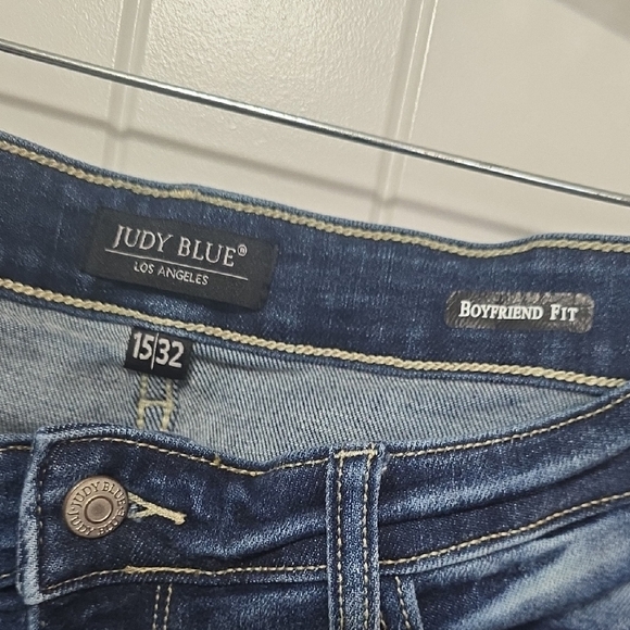 Judy Blue Women's Boyfriend Fit Jeans in Classic Blue - Picture 3 of 4